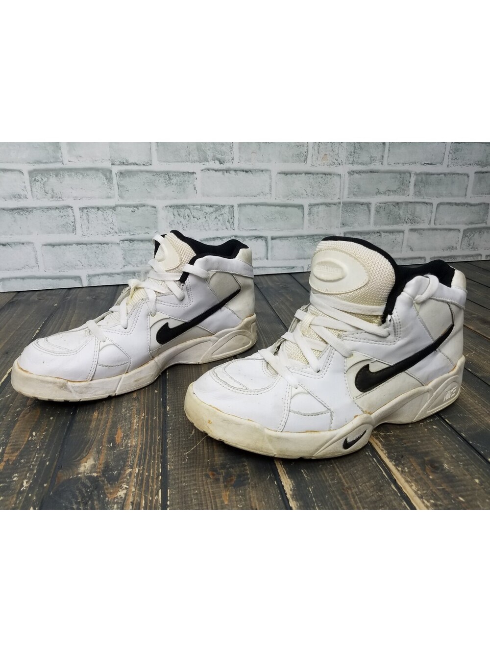 Vintage Nike Airliner White High Top Model 130243-101 Size 9.5 Men’s 960507 IG